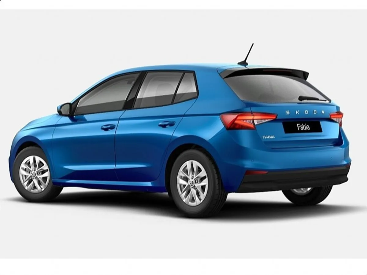 Skoda Fabia Selection 1.0 MPi Stunning Hatchback - Image 2