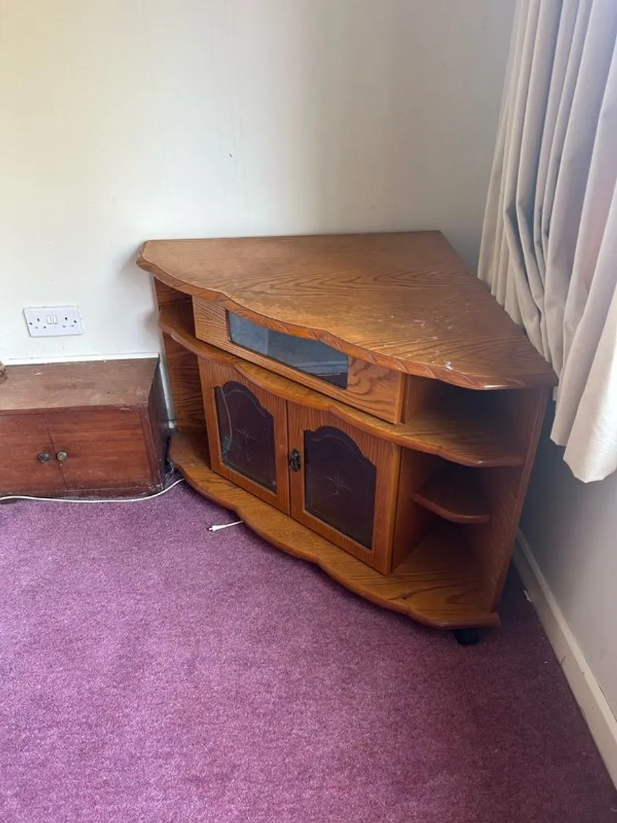 Old Style corner TV and storage for sale in Co. Dublin for €20
