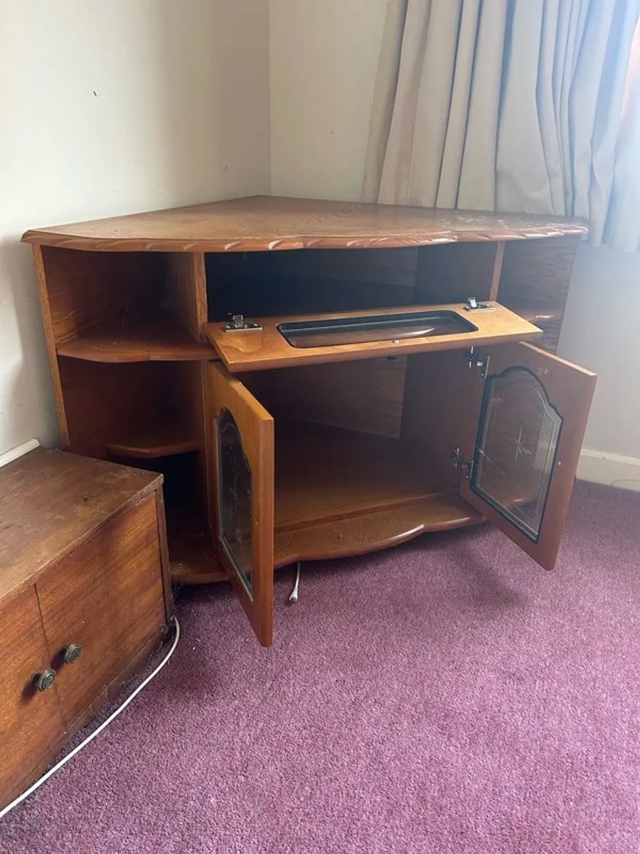 Old Style corner TV and storage for sale in Co. Dublin for €20