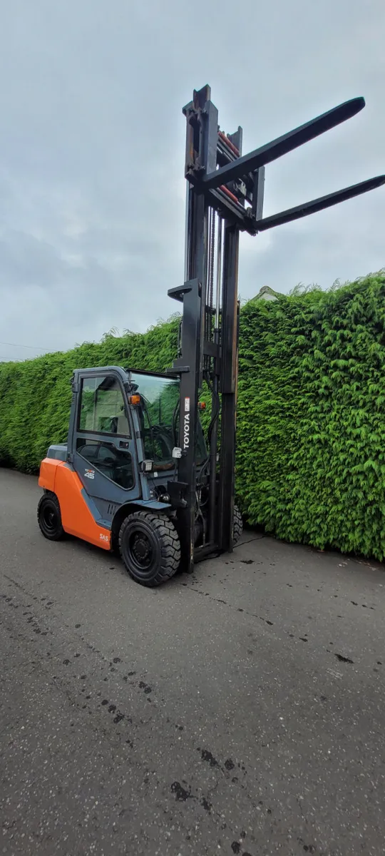 Toyota 4.5 ton forklift - Image 2