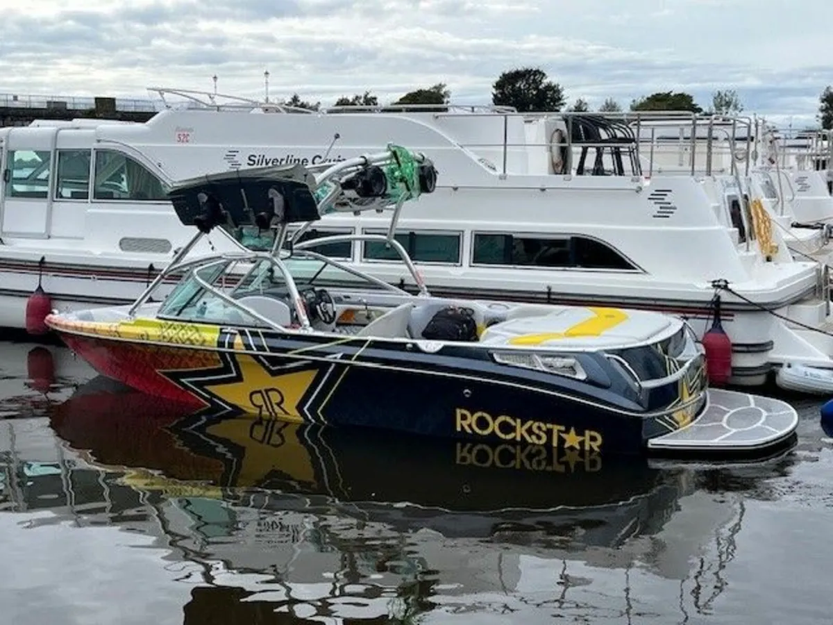 2007 Super Air Nautique 210 - Image 1