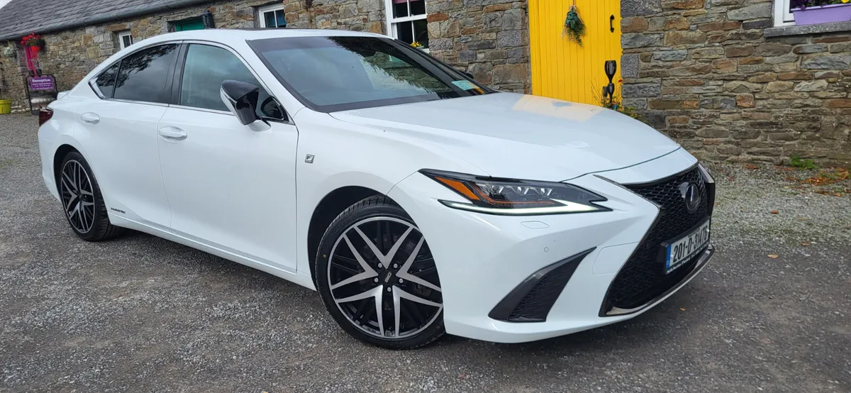 LEXUS ES300H F SPORT..ONE YEAR TAX. TWO YEAR NCT. - Image 1