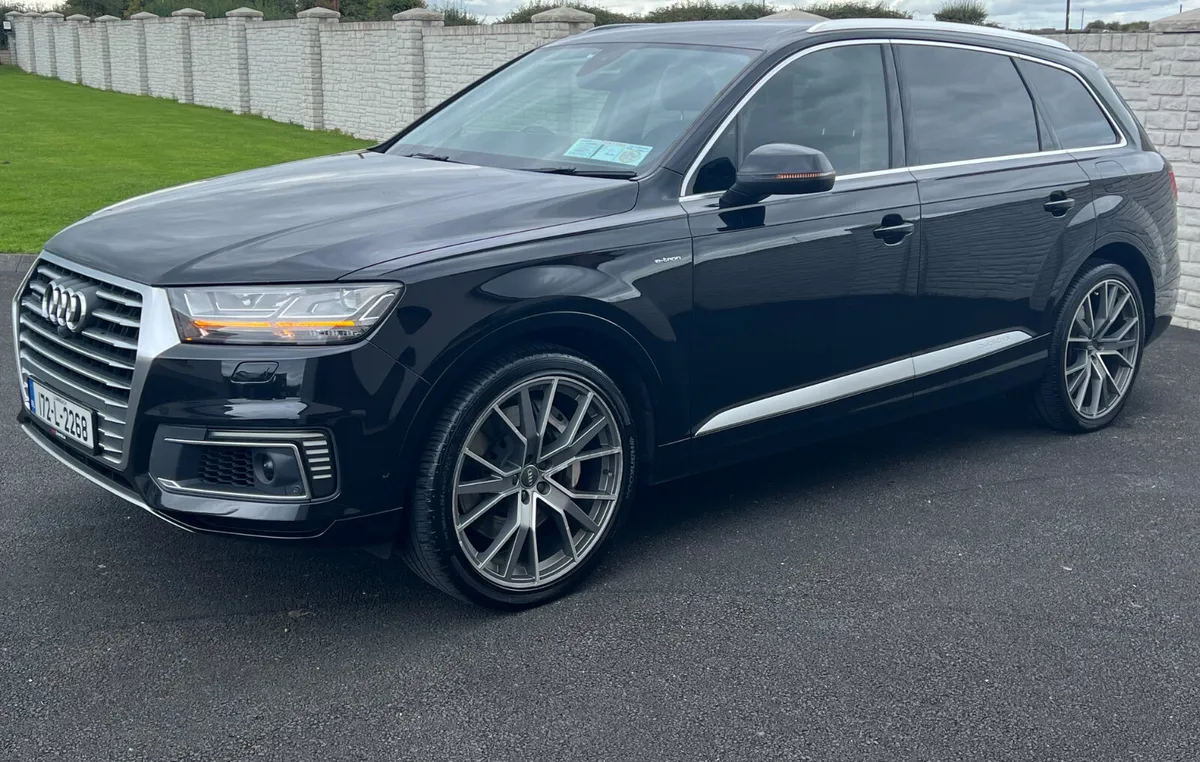 Audi Q7, E-tron, Quattro Black Edition - Image 2