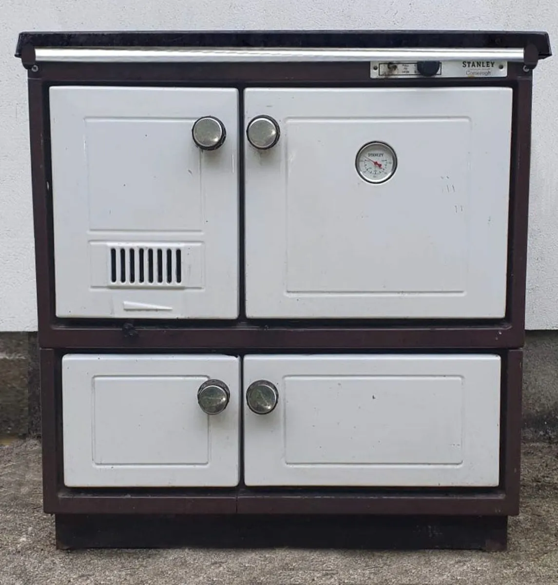 Stanley Comeragh solid fuel stove for sale in Co. Kilkenny for €200 on