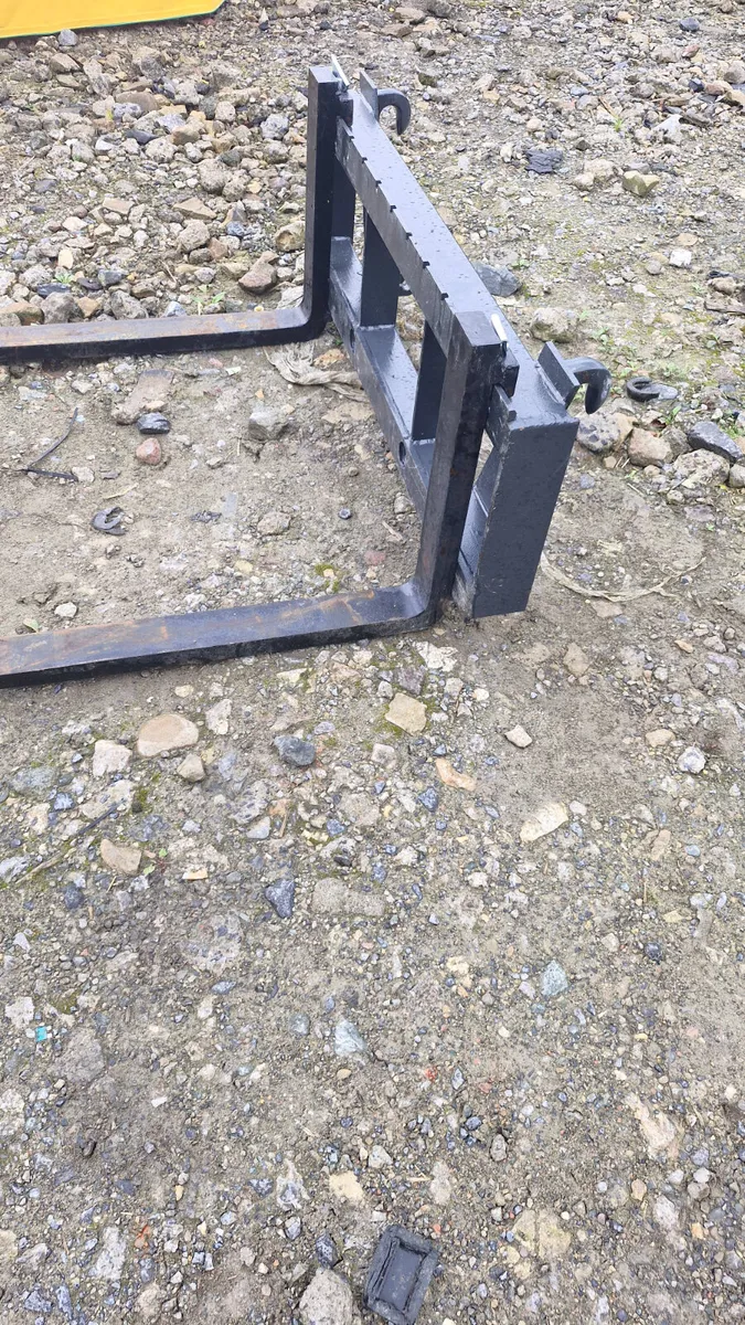 Pallet  fork - Image 1