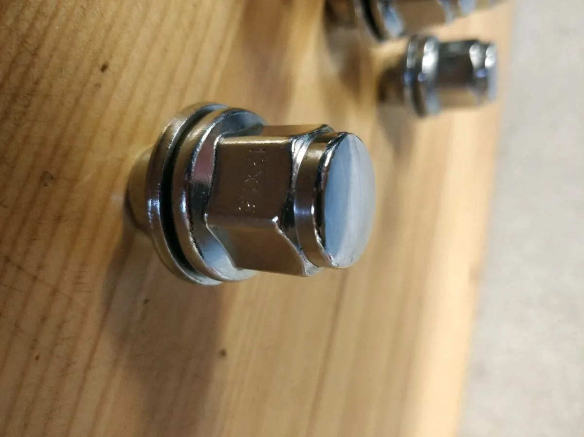 Wheel Nuts Toyota Land Cruiser/ Hilux for sale in Co. Limerick for €