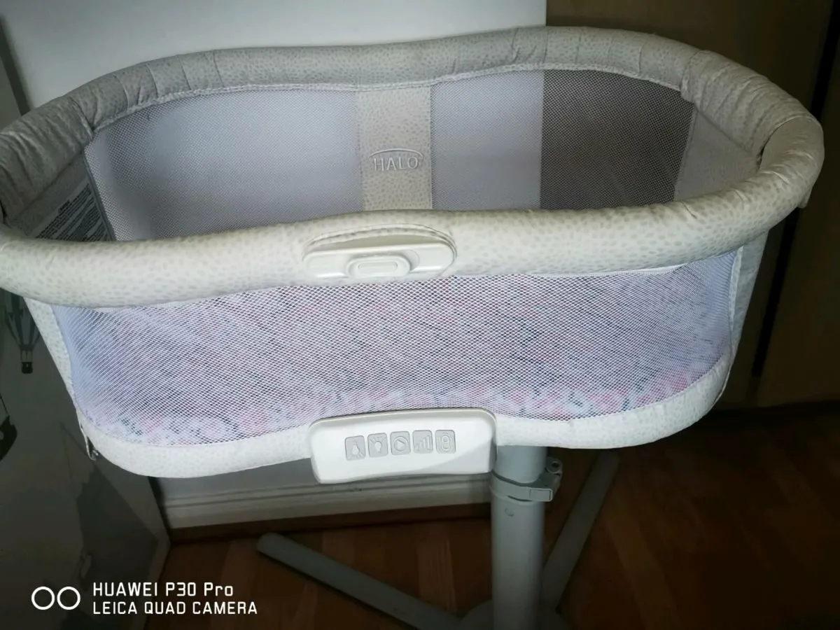 HALO 360 Bassinet Swivel Baby Bed for sale in Co. Galway for 120 on DoneDeal