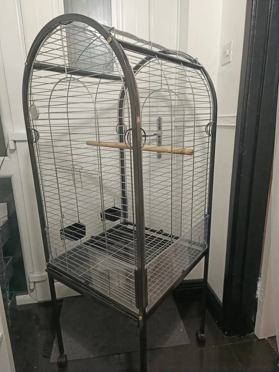 Lg parrot cage for sale in Co. Dublin for €120 on DoneDeal