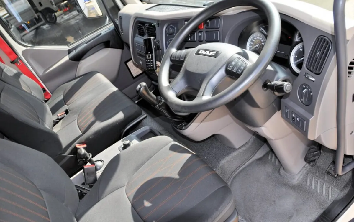 2021 7.5 ton GVW Day cab 3 seats 20ft Box body for sale in Co