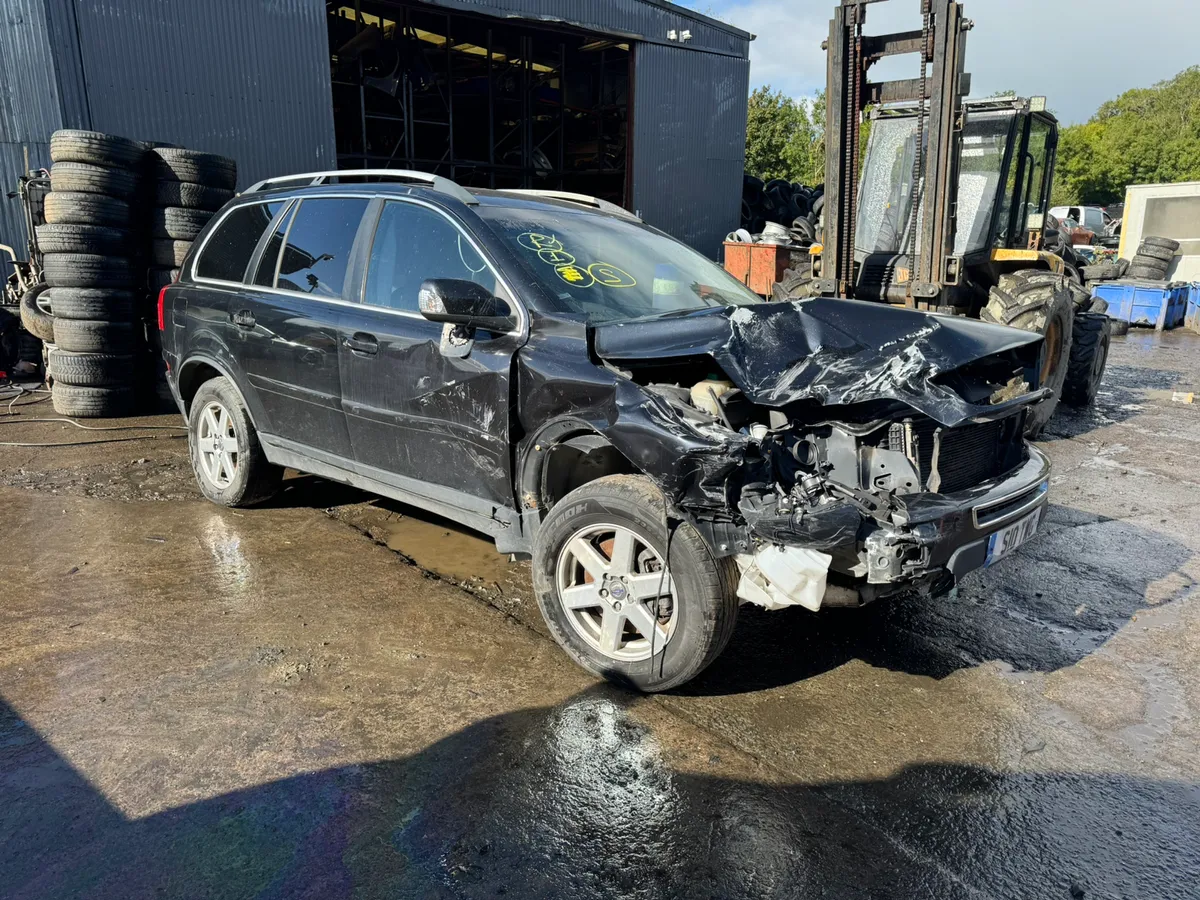2010 Volvo xc90 2.4 active - Image 1