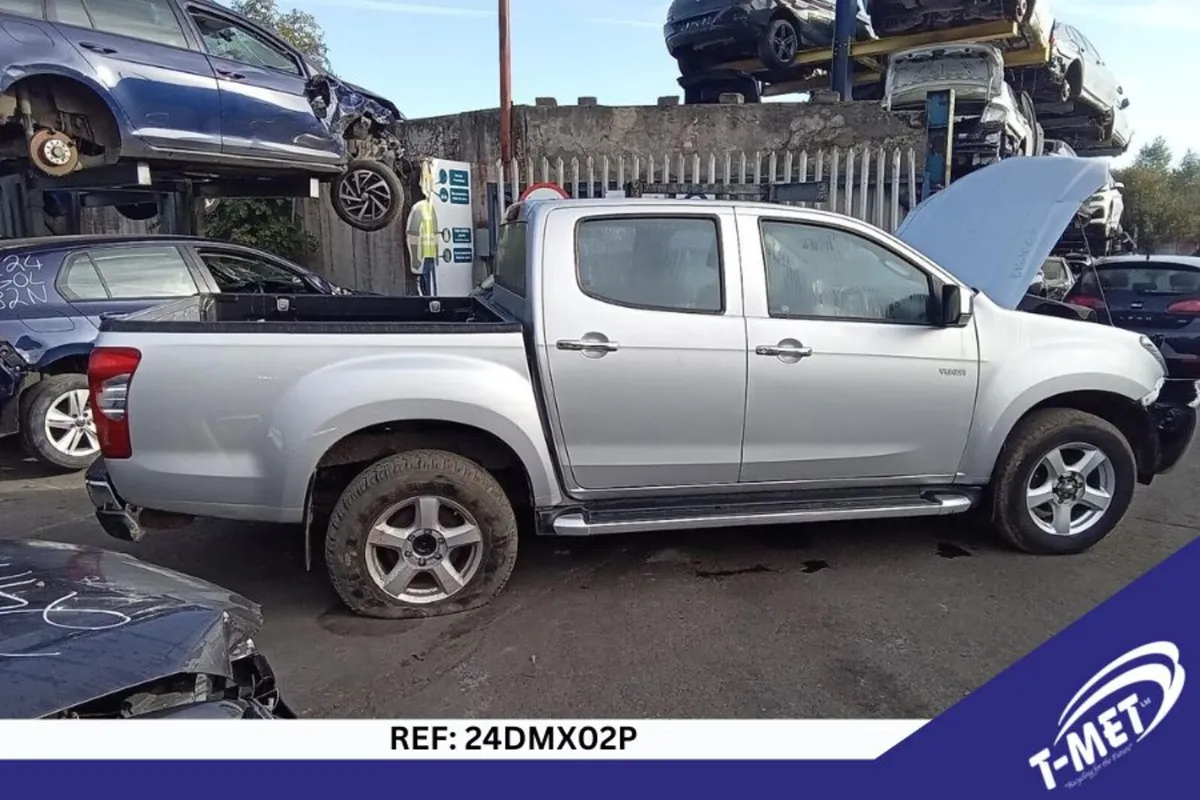 2015 ISUZU D-MAX BREAKING FOR PARTS - Image 3