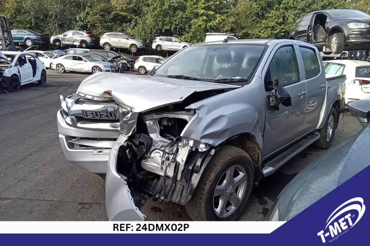 2015 ISUZU D-MAX BREAKING FOR PARTS - Image 2