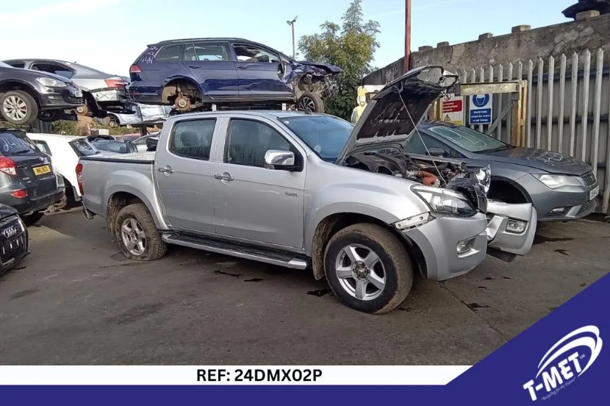 2015 ISUZU D-MAX BREAKING FOR PARTS - Image 1