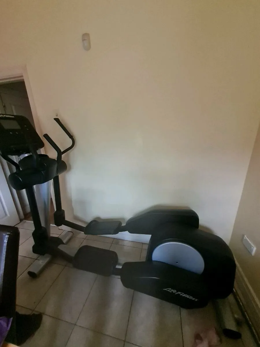 Life fitness cross trainer - Image 2