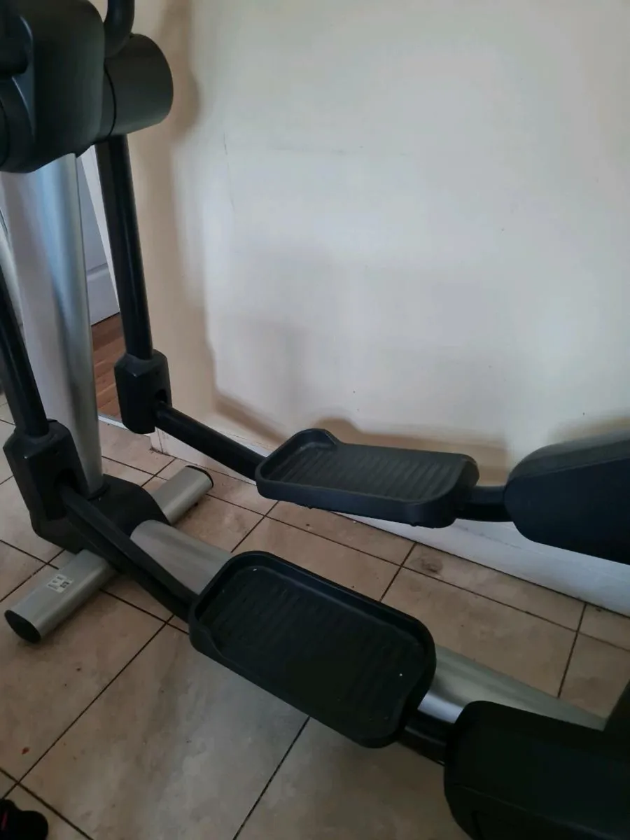 Life fitness cross trainer - Image 4