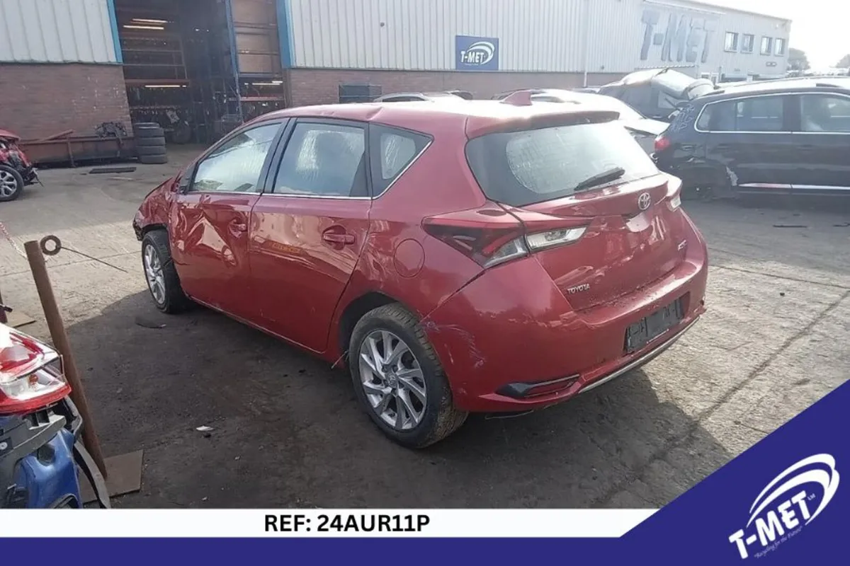 2016 TOYOTA AURIS BREAKING FOR PARTS - Image 2