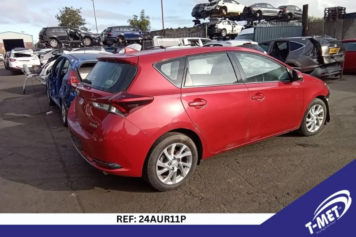 2016 TOYOTA AURIS BREAKING FOR PARTS - Image 1