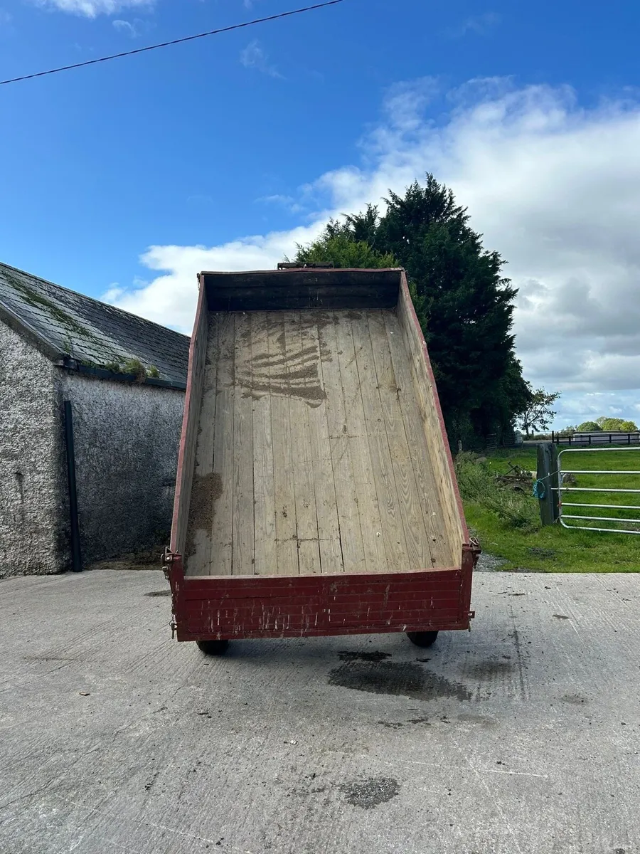 Tractor trailer & cattle box for sale in Co. Cork for €0 on DoneDeal