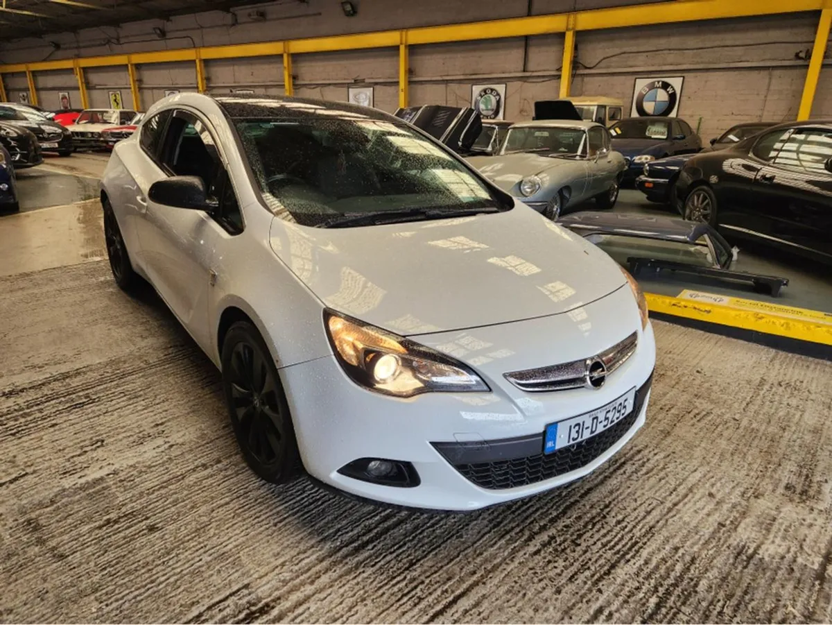 Opel Astra GTC SRI 1.7 Cdti 110PS 3DR Coupe 1/2 L - Image 2