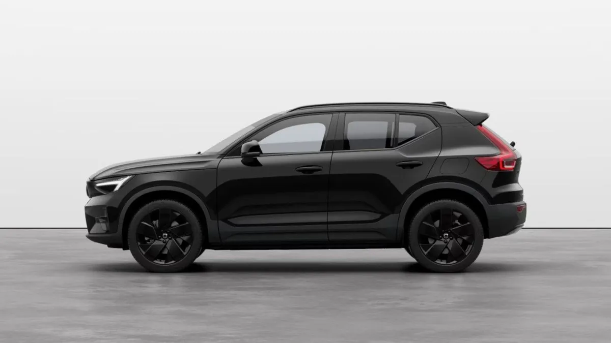 Volvo XC40 Black Edition  475kms   105 P/W 3yrs - Image 2