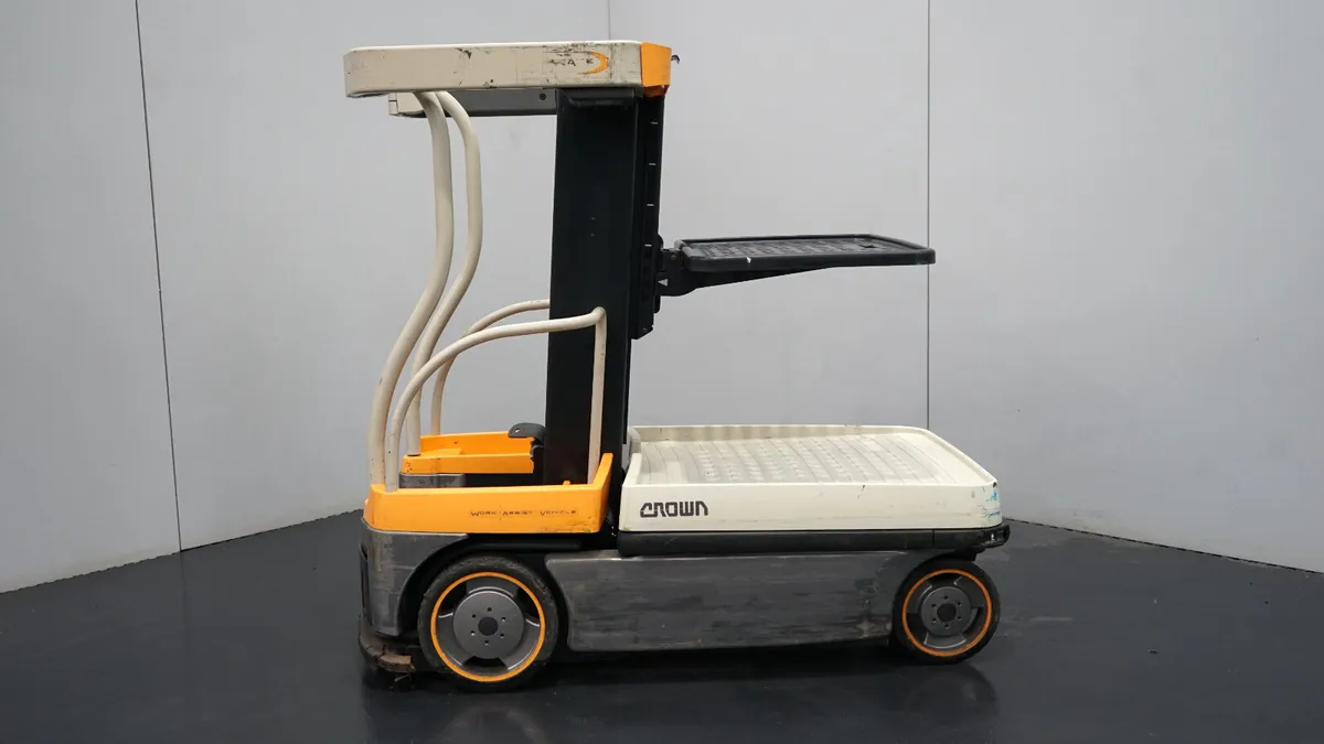 Crown WAV60-118 Personal Access Platform (#299) - Image 1