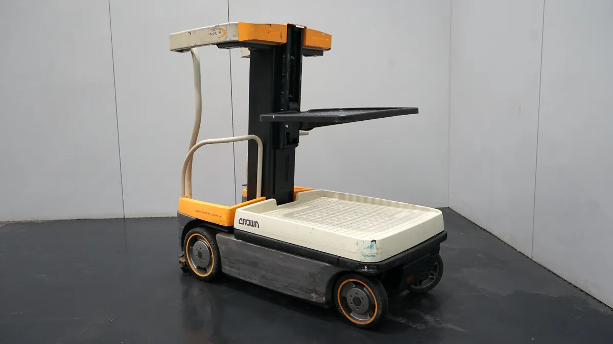 Crown WAV60-118 Personal Access Platform (#299) - Image 2