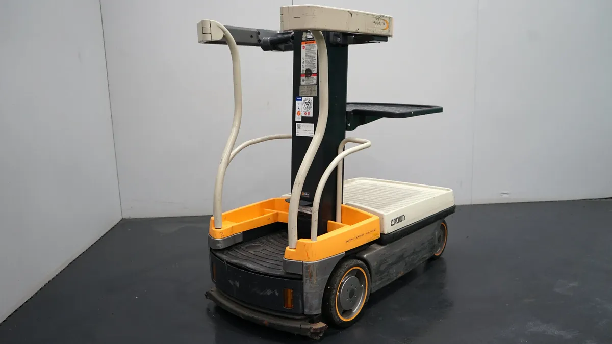 Crown WAV60-118 Personal Access Platform (#299) - Image 3