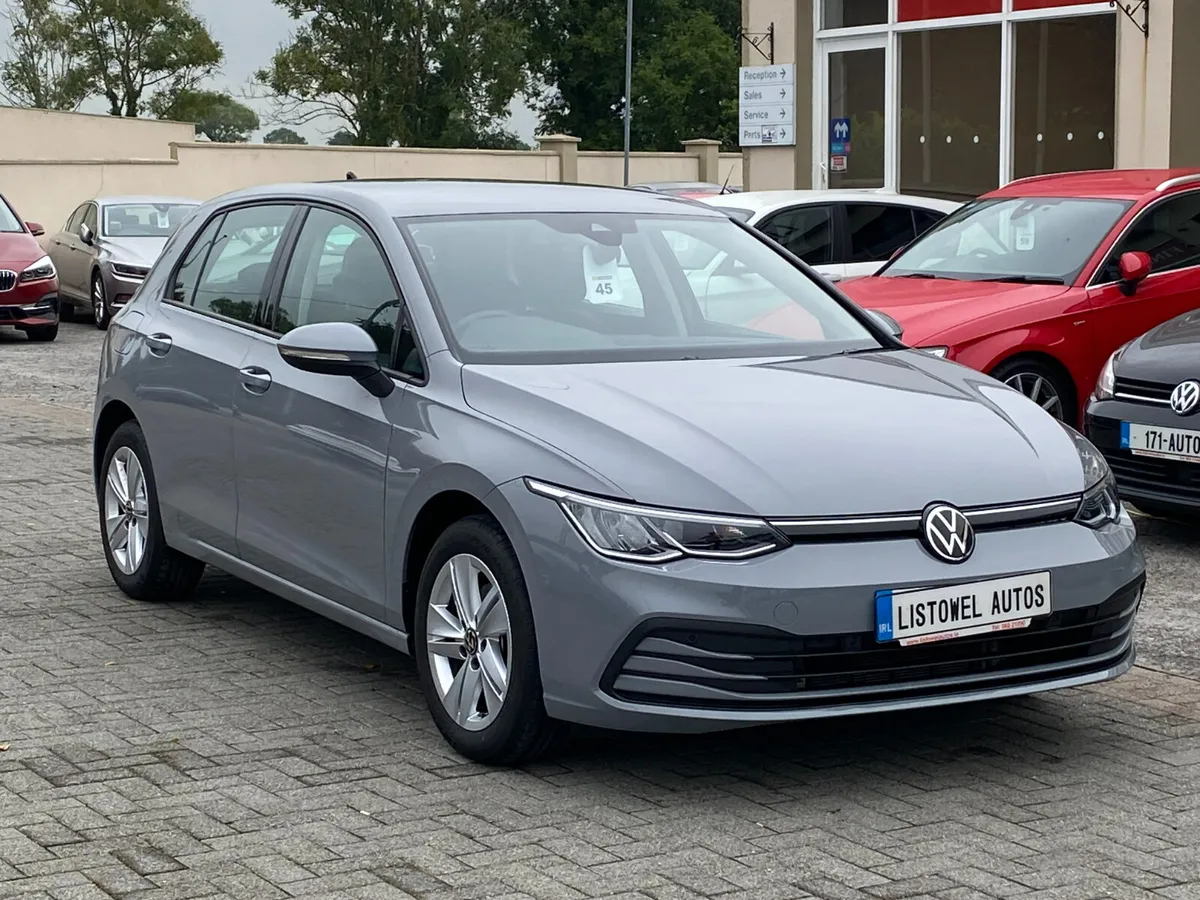 231 VW GOLF 2.0TDI LIFE 5DR HATCHBACK - Image 4