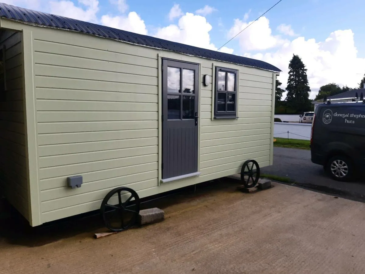 5.4x2.4  (18×8foot) EX DEMO shepherd hut - Image 1