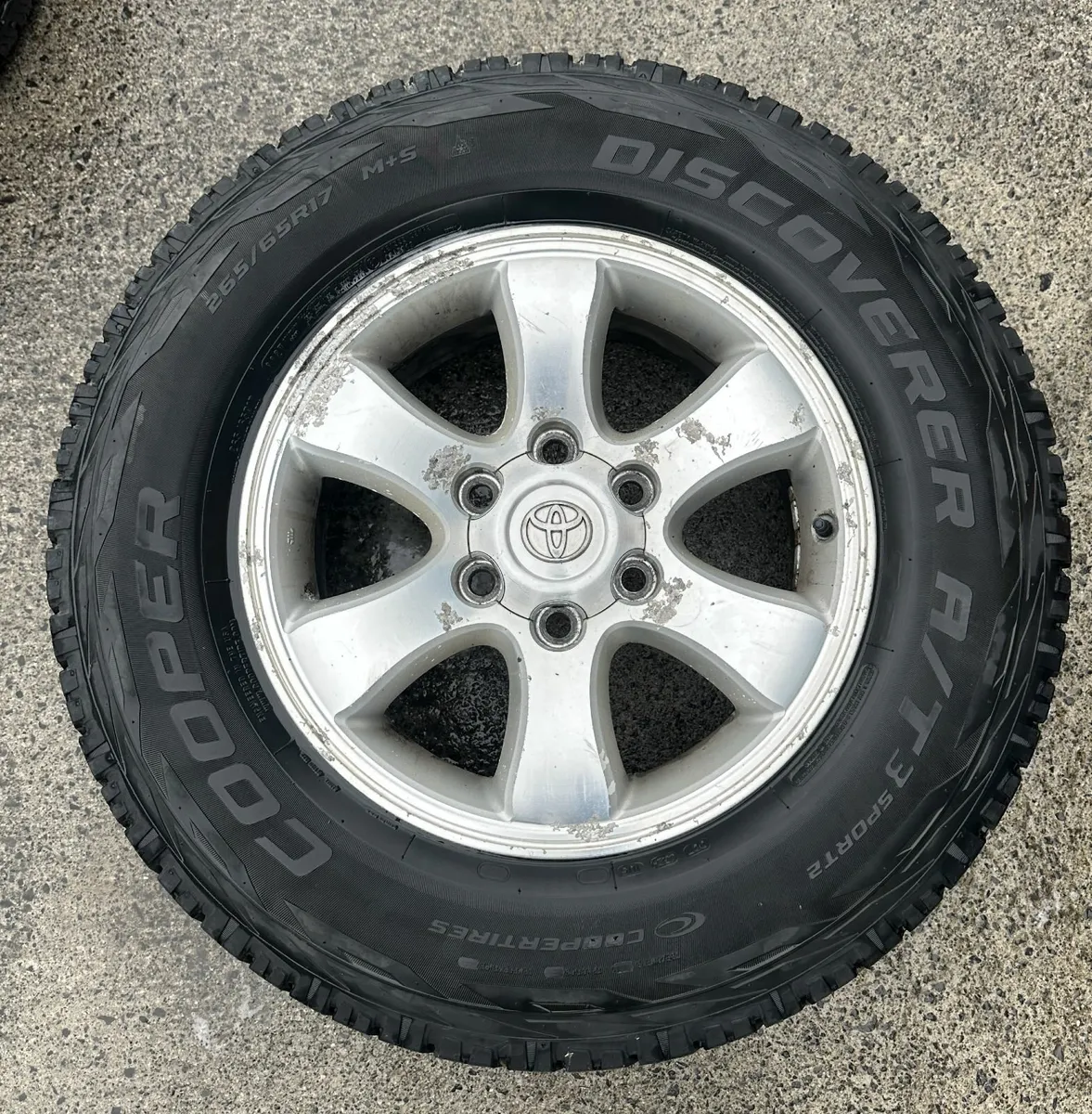 TOYOTA LANDCRUISER 17" GENUINE ALLOY WHEELS - Image 1