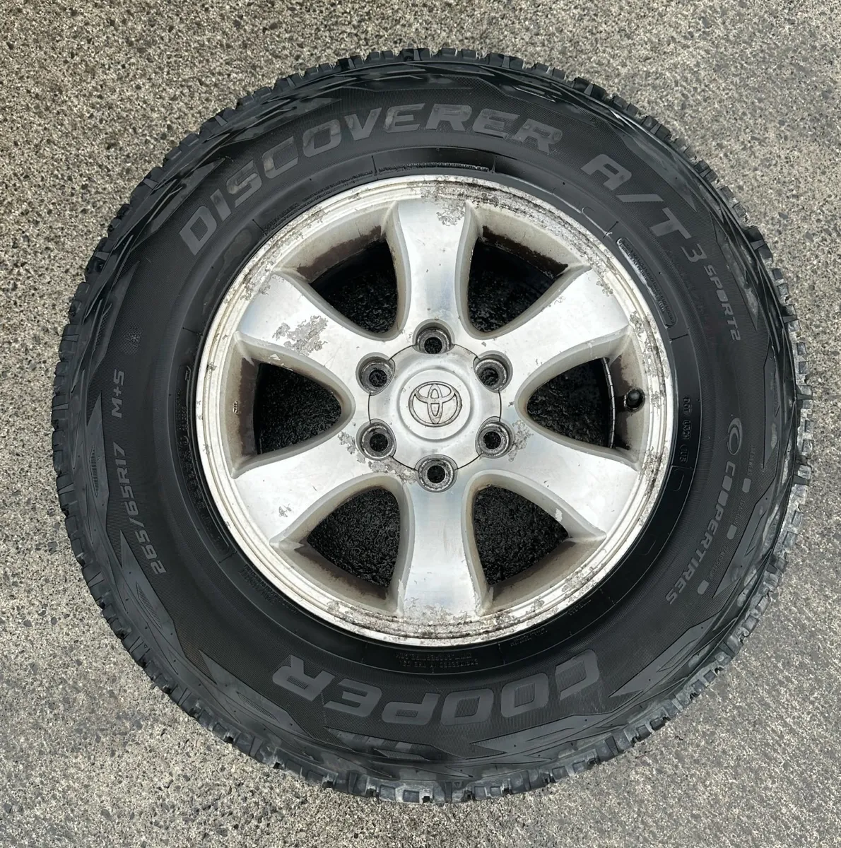 TOYOTA LANDCRUISER 17" GENUINE ALLOY WHEELS - Image 4