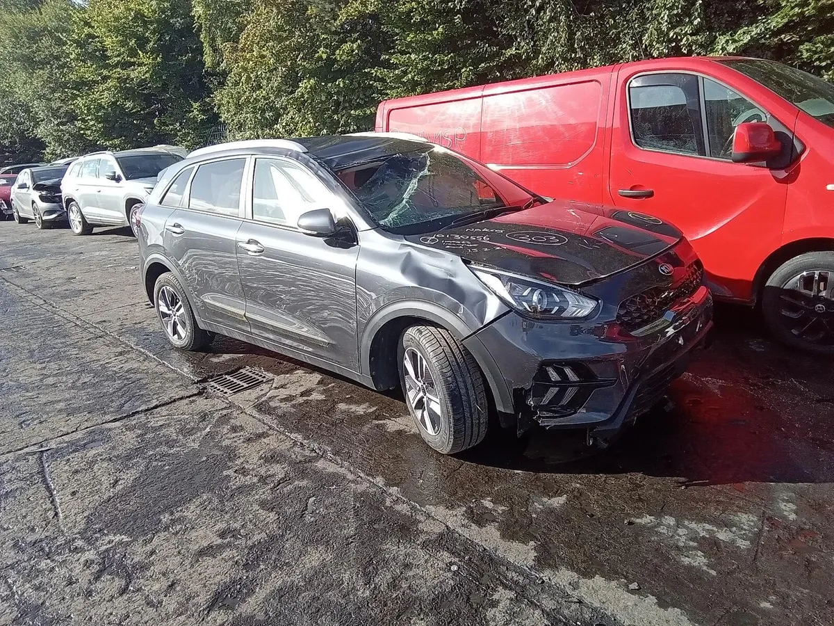 2021 KIA NIRO BREAKING FOR PARTS - Image 1