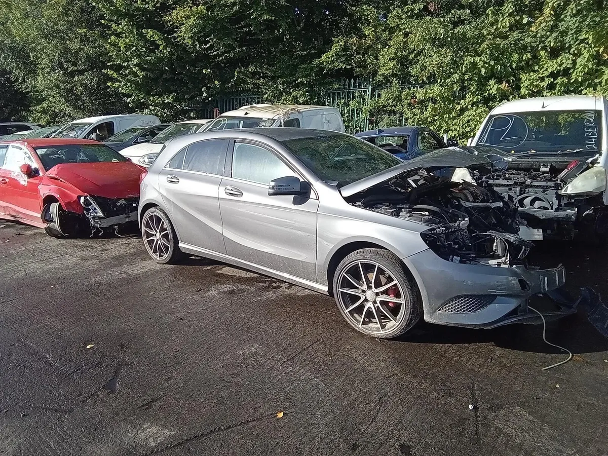 2015 MERCEDES A CLASS BREAKING FOR PARTS - Image 3