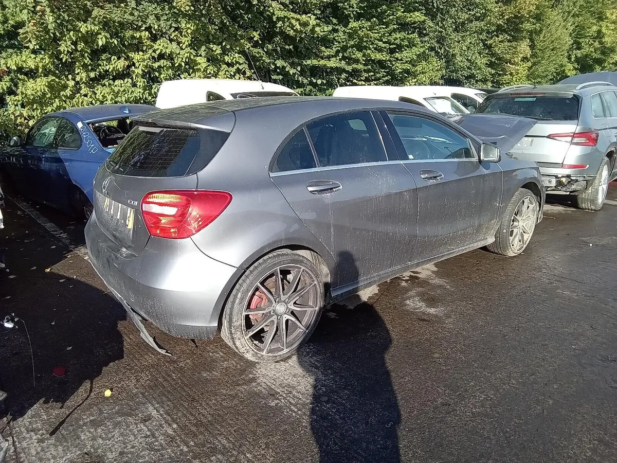 2015 MERCEDES A CLASS BREAKING FOR PARTS - Image 1
