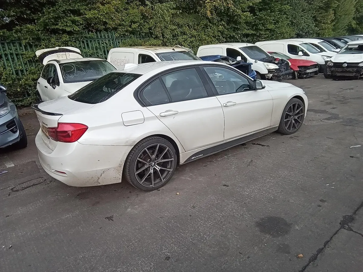 2017 BMW 3 SERIES - Image 3