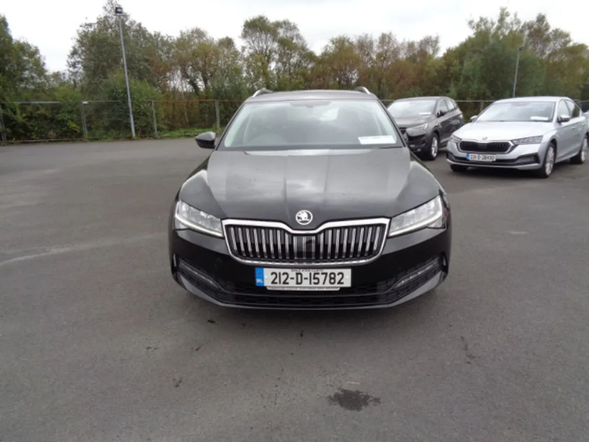 Skoda Superb Estate AMB 2.0tdi 150HP 5DR - Image 2