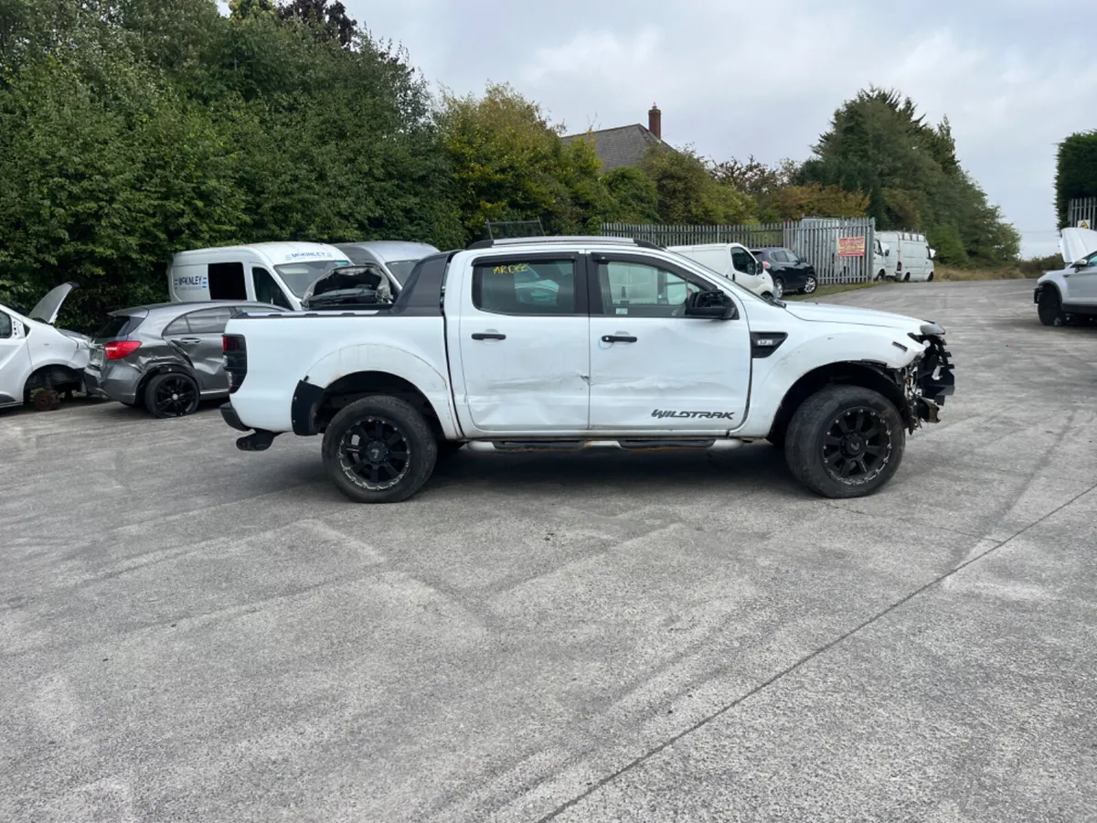 2016 Ford Ranger 3.2 Auto WILDTRACK - Image 3