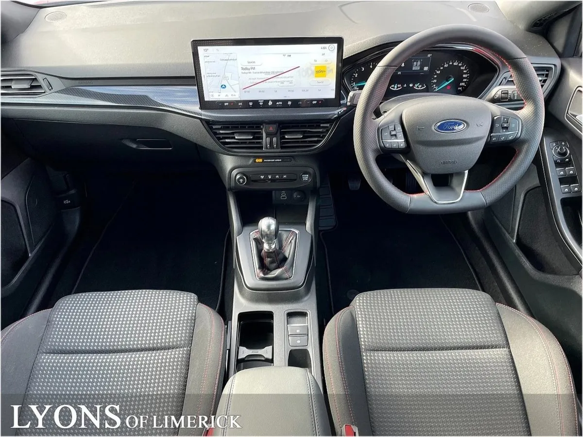 Ford Focus 5 Door st-line 1.0l Ecoboost 125PS Mhe - Image 4