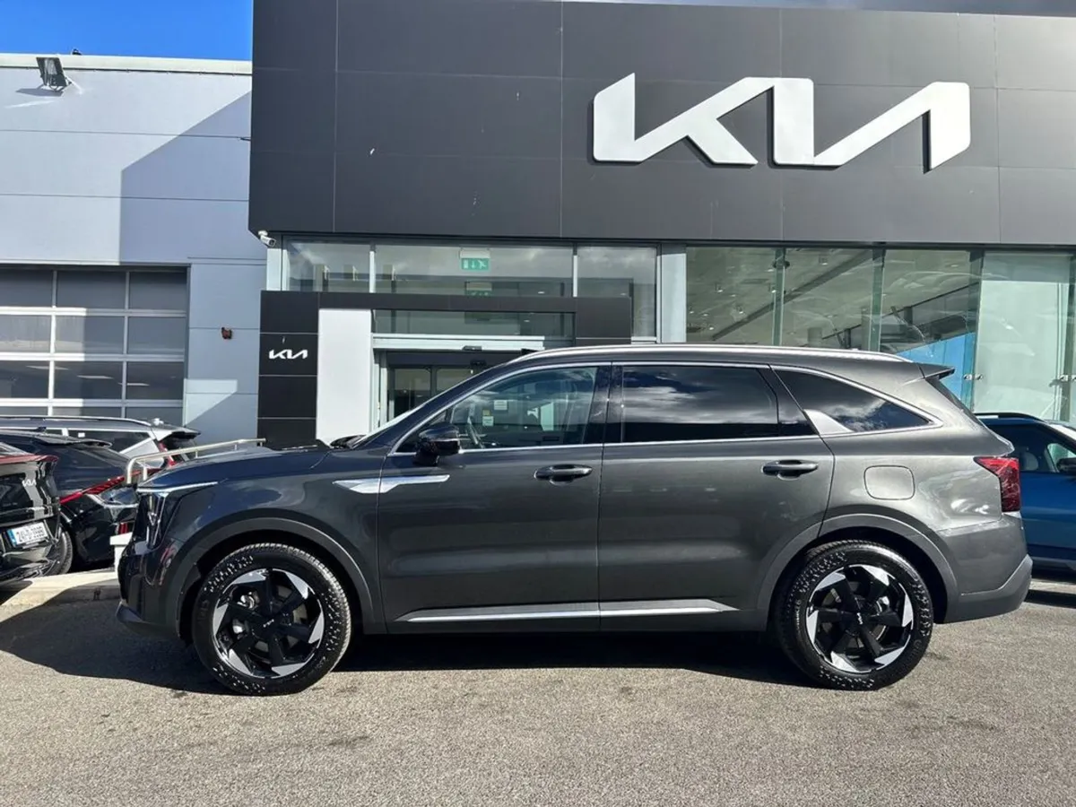 Kia Sorento 1.6 Plug In Hybrid (7 Seater ) - Image 3