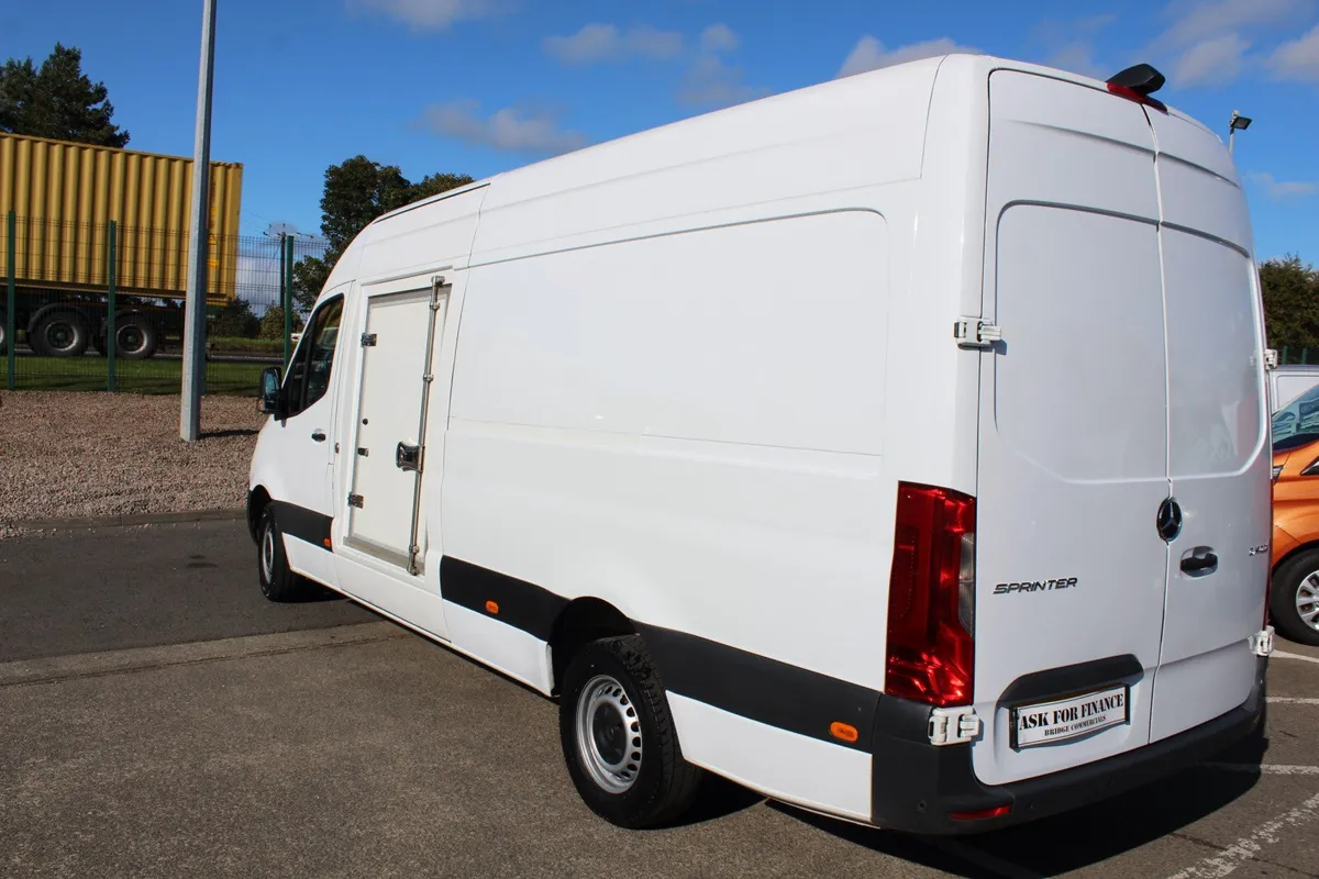 2021 Mercedes Sprinter 314 Freezer - Twn Compart - Image 4