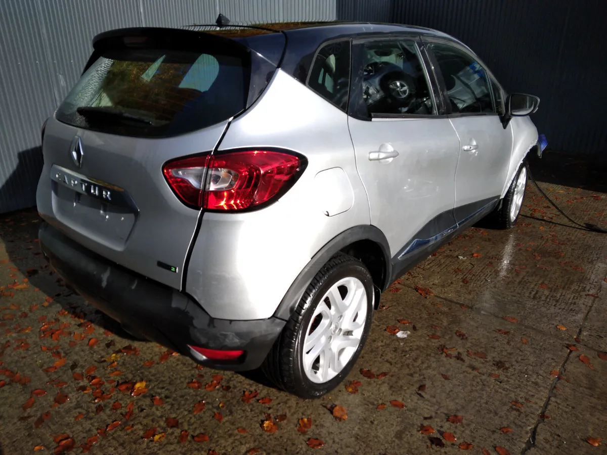 2017 Renault Captur 1.5 dci Breaking/Dismantling - Image 4