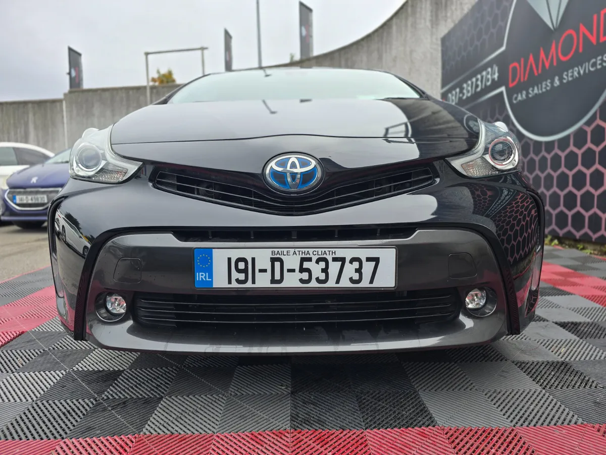 2019 TOYOTA PRIUS ALPHA 5seater - Image 1