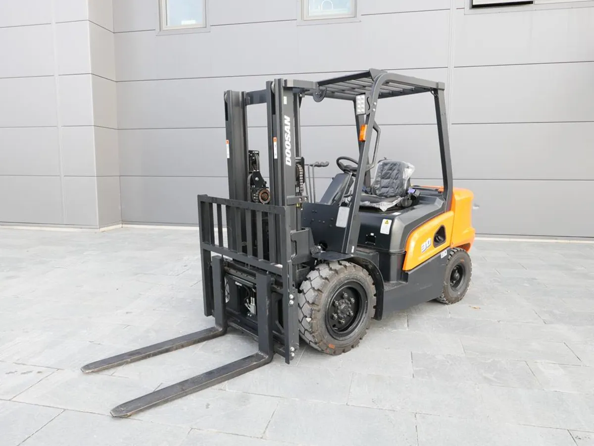 2024 Doosan D30NX 3 Ton Forklift - Brand New - Image 4