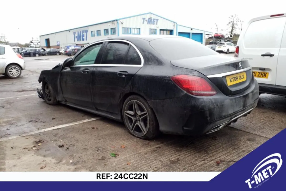 2019 MERCEDES C CLASS BREAKING FOR PARTS - Image 3
