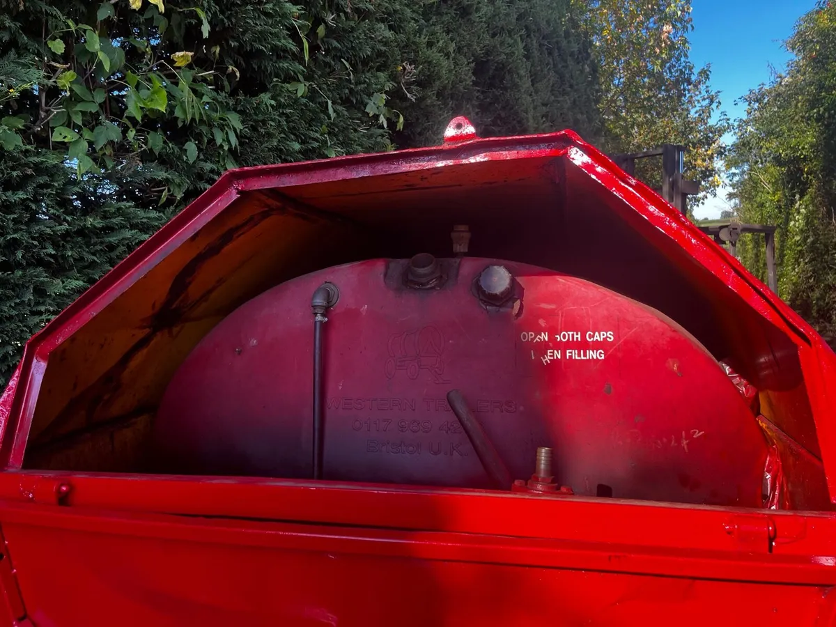 Choice of fuel bowsers - Image 1