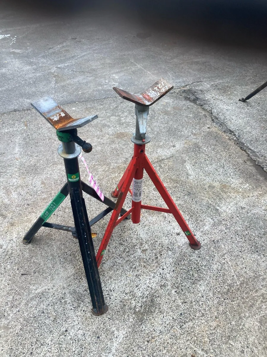 Plumber’s pipe stands - Image 1