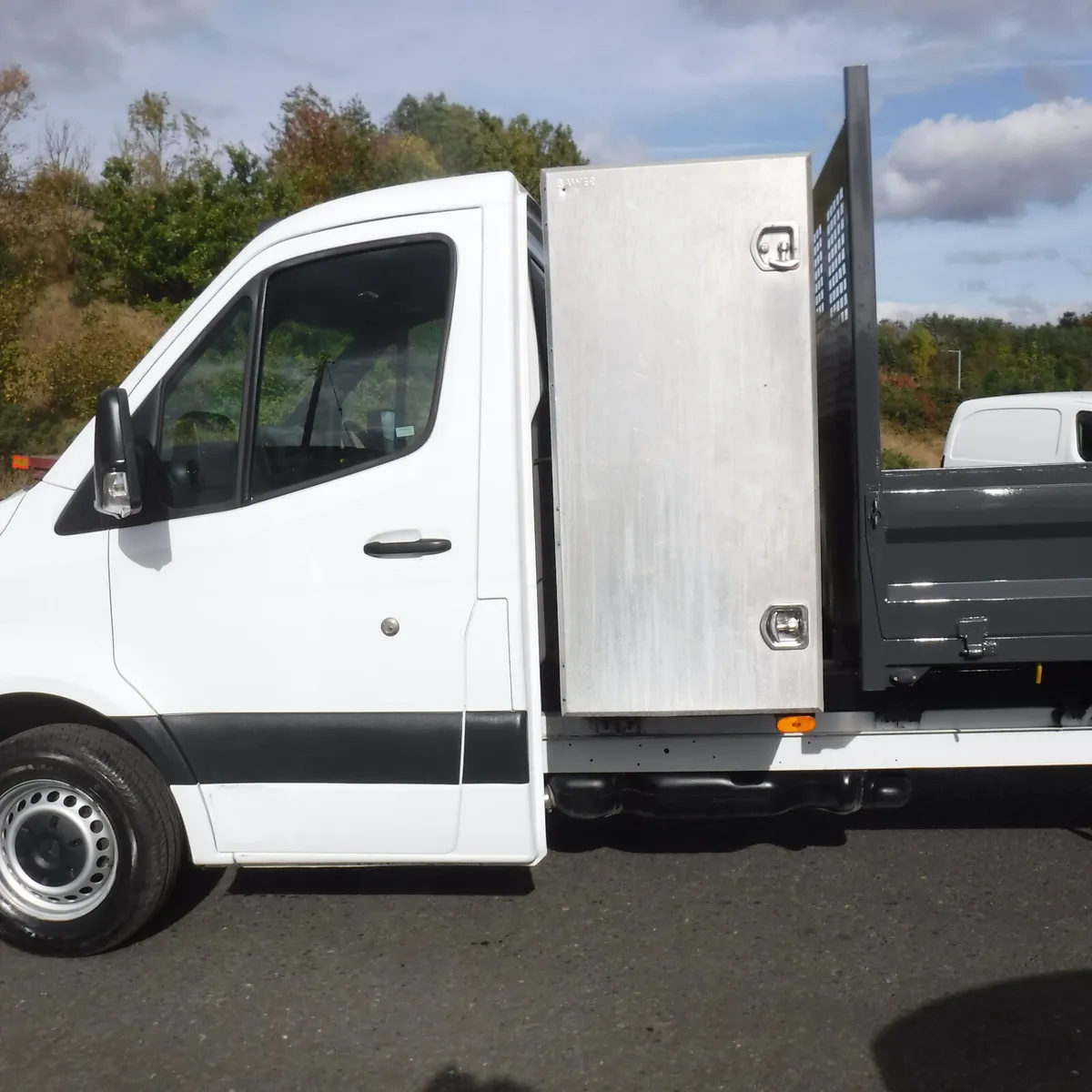 Mercedes Sprinter314 Tipper2020 with storage box . - Image 2