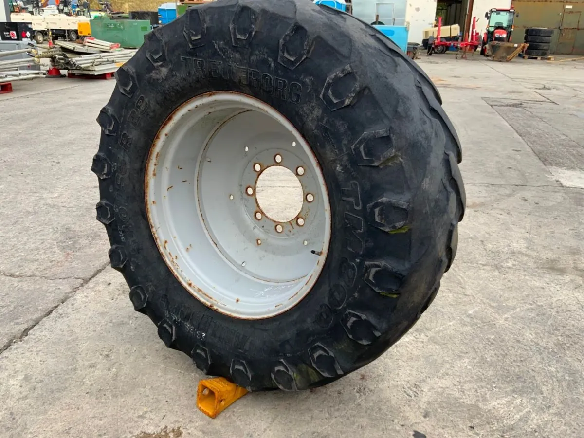 TRELLEBORG 540/65/28 RIM AND TYRE. - Image 1