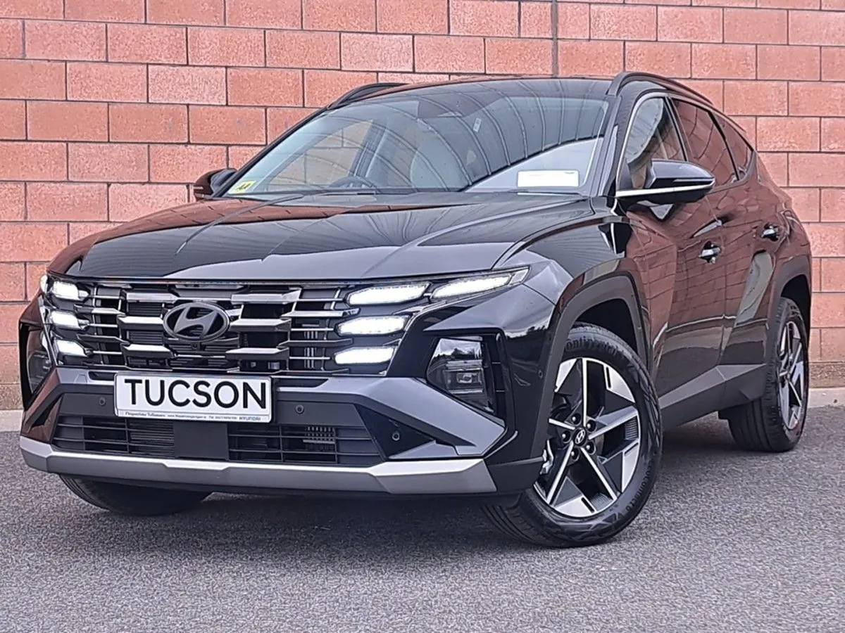 Hyundai Tucson Executive Plus Model 1.6 Diesel. - Image 2