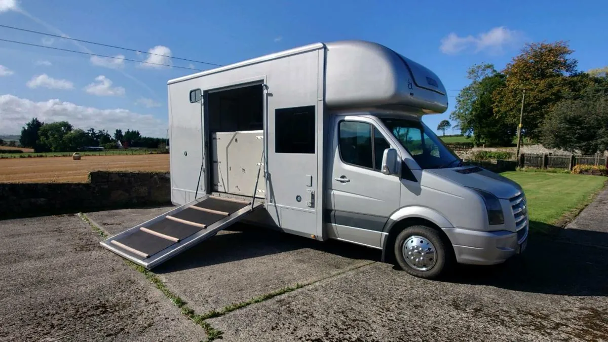 New Fiat Ducato auto 4.5 ton Large living Horsebox - Image 3